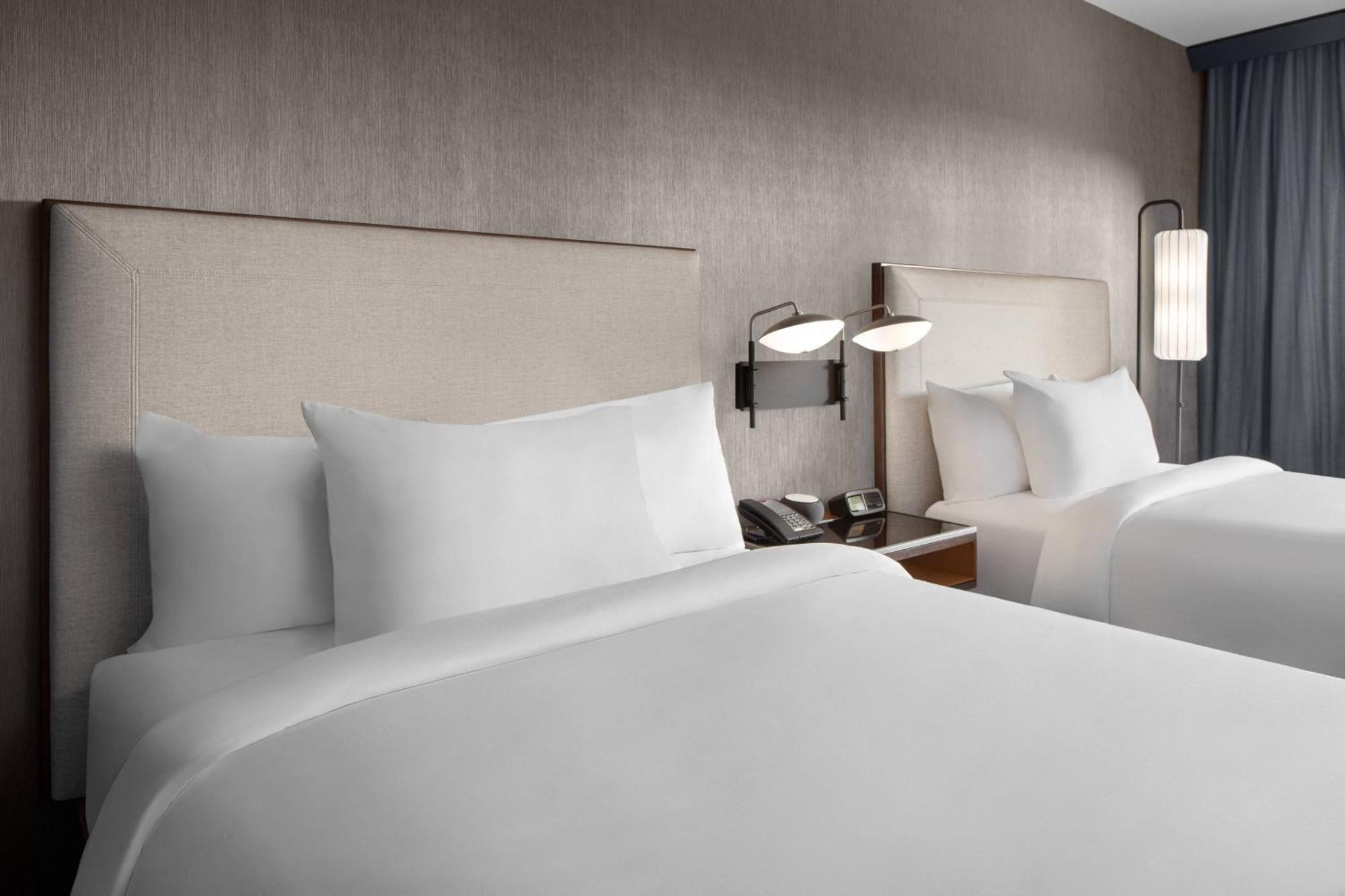 คอร์ตยาร์ด แลนซิง ดาวน์ทาวน์ Hotel แลนซิ่ง ภายนอก รูปภาพ